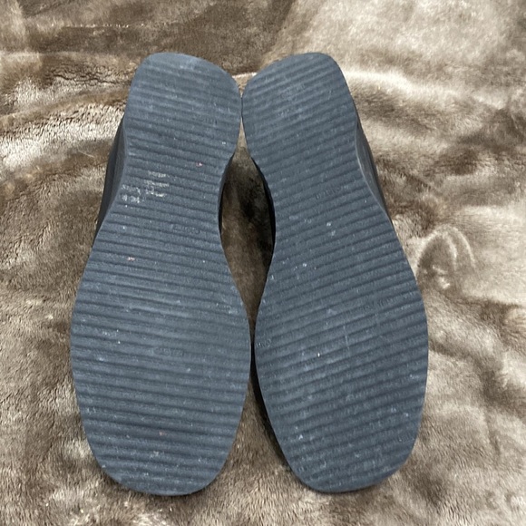 Women’s black shoes. Euro size 38 - Picture 2 of 5